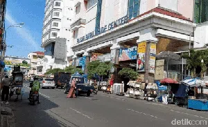 Perusahaan Iwan Bule-TB Hasanuddin Akan Kelola Pasar Baru Bandung