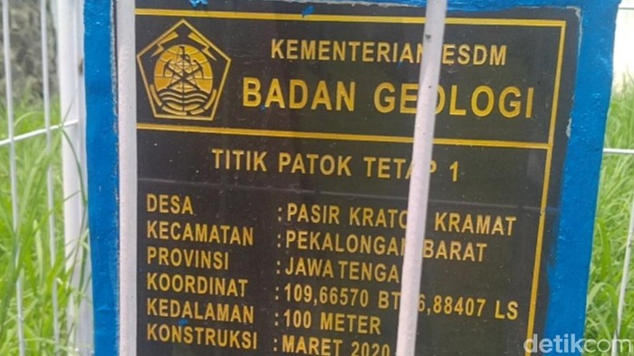 Patok pengukur penurunan muka tanah di Kota Pekalongan