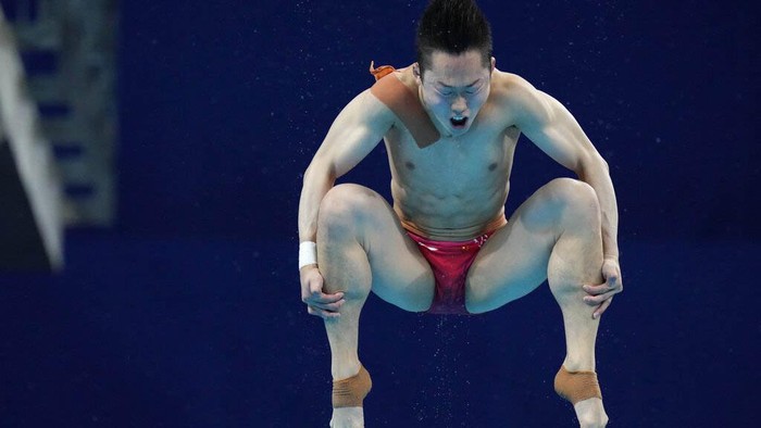 Loncat indah merupakan salah stu cabor yang dipertandingkan di Olimpiade Tokyo 2020. Begini ekspresi para atlet saat melakukan loncatan dengan nilai terbaik.
