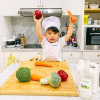 Di sisi lain, terdapat island yang dilapisi marmer putih nan mewah. (Foto: Instagram/@tifannysoesanto)