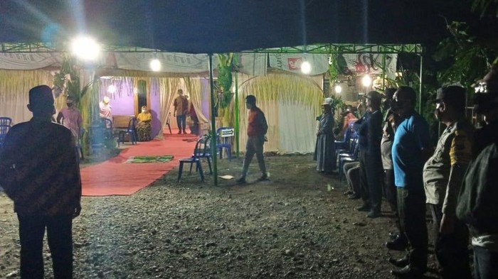 Satpol PP Kab Madiun Gagalkan 8 Warga yang Akan Hajatan Saat PPKM