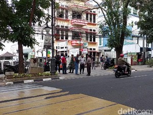 Jabar Banten Hari Ini: Protes Berdarah Pimpinan AKAR-Elit Partai Mejeng di Baliho