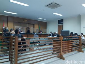 Isi WA Perintah Kadinkes Banten Diungkap di Sidang Dugaan Korupsi Masker