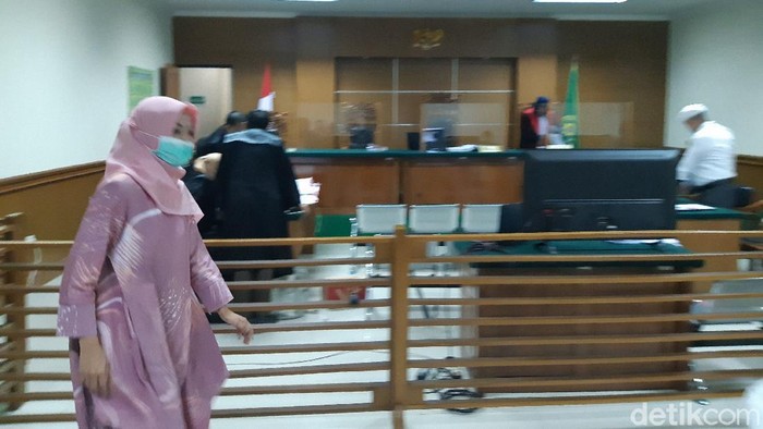 Sidang kasus pengadaan masker di Banten