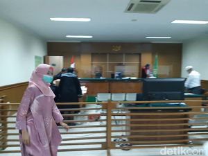 Kadinkes Banten Bantah Kesaksian WA Perintah di Dugaan Korupsi Masker