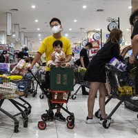 Wuhan yang menjadi lokasi awal terdeteksinya Corona sudah setahun tidak pernah melaporkan kasus penularan lokal setelah berhasil mengendalikan penyebaran virus ini dengan lockdown besar-besaran. Foto: Getty Images