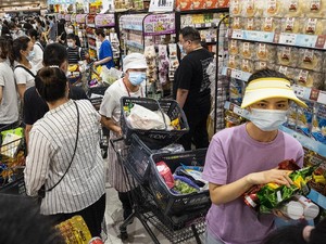 Warga China Panic Buying Bikin Supermarket Kosong, Mau Lockdown Total?