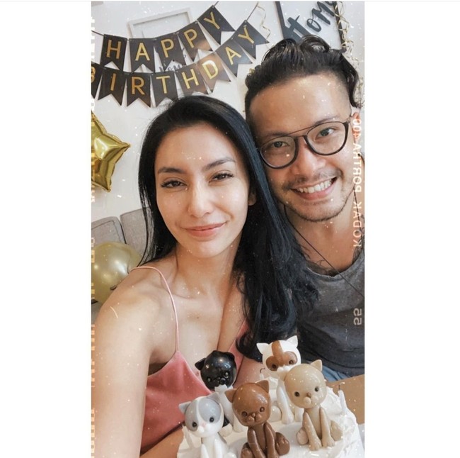 Selama empat tahun menikah, keduanya belum dikaruniai momongan. Foto: Instagram/ @tyasmirasih, @radsoe
