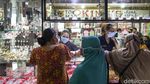 Warga Berbondong-bondong Jual Emas, Ada Apa?