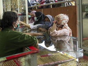 Warga Sumut Borong Emas hingga Motor, Ketiban Cuan Harga Sawit Melonjak