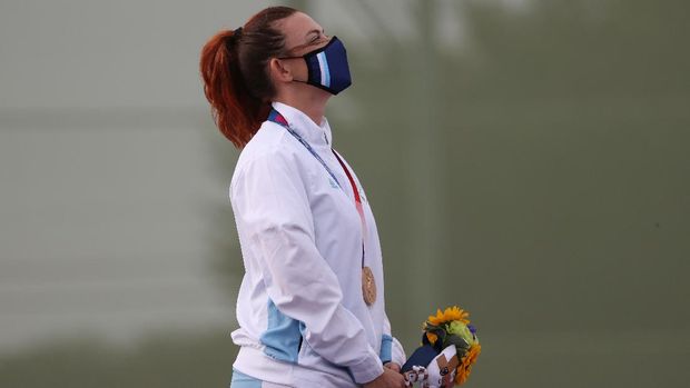 TOKYO, JAPAN - JULY 31: Bronze medalist Elina Svitolina of Team Ukraine looks on from the podium during the medal ceremony after the Women's Singles Gold Medal match on day eight of the Tokyo 2020 Olympic Games at Ariake Tennis Park on July 31, 2021 in Tokyo, Japan. (Photo by Naomi Baker/Getty Images)