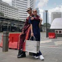 Sama-sama punya selera fashion yang edgy, keduanya tampil maksimal untuk sebuah pemotretan. (Foto: Instagram/@adamrxsydi)