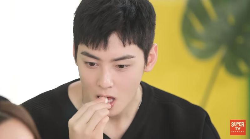 Cha Eun Woo cicip durian pertama kali