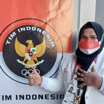 Foto Nurul Akmal, atlet angkat besi.