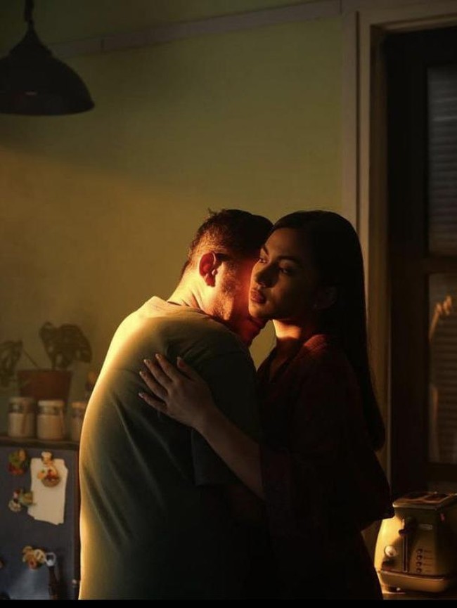 Dalam film garapan dr. Tompi itu, Ariel Tatum dan Gading Marten akan beradu akting dengan selebgram Anya Geraldine. Foto: Instagram/@gadiiing, @nikytanjung