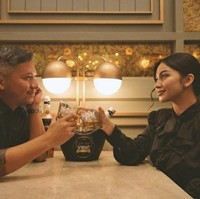 Pemotretan berkonsep vintage bernuansa suram dan dramatis. Namun tetap terkesan romantis. Foto: Instagram/@gadiiing, @nikytanjung