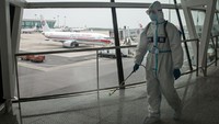 Sebagian besar kota di China belum memberlakukan lockdown ketat di seluruh kota tetapi beberapa di antaranya telah membatasi mobilitas. Getty Images/China Photos