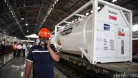 Angkutan oksigen yang didatangkan dari Singapura tersebut merupakan program penanganan COVID- 19 dari Kementerian Kesehatan RI.  