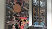 Beberapa film yang mengambil lokasi syuting di The Blue Mansion dituangkan dalam poster berukuran besar di sudut ruangan