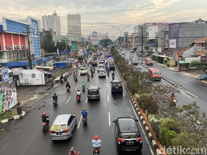 PPKM Level 4, Jalan Margonda Raya Depok Ramai Lancar Sore Ini
