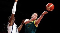 Dengan kemenangan ini, tim bola basket USA berhasil masuk ke babak final dan akan bertemu pemenang dari pertandingan semifinal antara Prancis vs Slovenia. Kevin C. Cox/Getty Images.