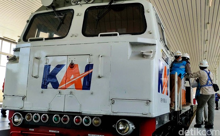 Progres Capai 98 Persen, Jalur Kereta Bandara YIA Akan Beroperasi 17 Agustus 2021 Pengoperasian jalur KA menuju bandara Yogyakarta International Airport (YIA) di Kulon Progo, dilakukan pada 17 Agustus. Progresnya saat ini capai 98 persen.