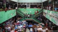 Kegiatan yang melibatkan Kelurahan,Babinsa dan Satpol PP tersebut bertujuan untuk memeriksa sertifikat vaksin bagi pedagang dan pembeli.