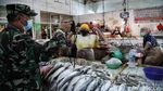 Sidak Pemeriksaan Kartu Vaksin Sasar Pasar Tradisional di Jakut