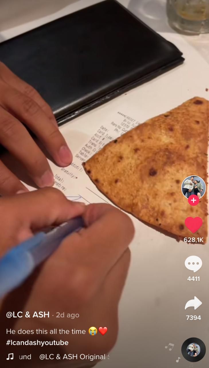 So Sweet! Cowok Ini Tak Izinkan Pacarnya Lihat Bon Tagihan Makan