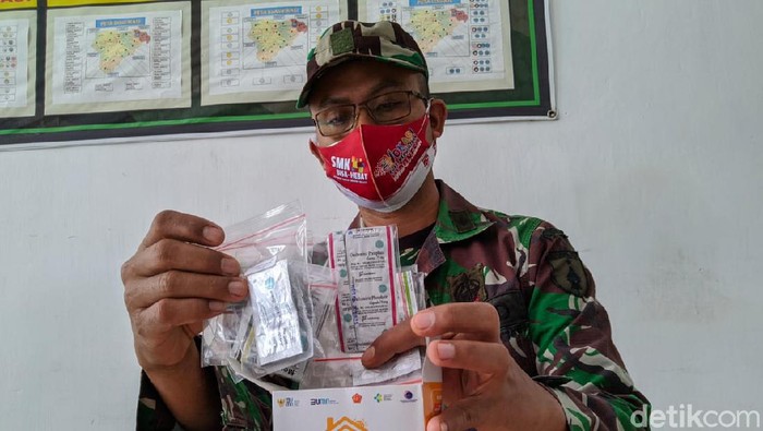 TNI beri obat ke warga Ponorogo yang isoman