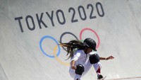 Kokona Hiraki menorehkan sejarah saat tampil dan meraih medali di negeri sendiri dalam gelaran Olimpiade Tokyo 2020. Usianya masih 12 tahun.