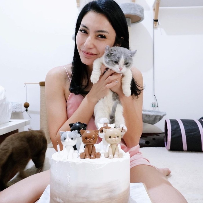 Tyas Mirasih Hobi Masak dan Punya Koleksi Alat Masak Kece Tyas Mirasih Hobi Masak dan Punya Koleksi Alat Masak Kece