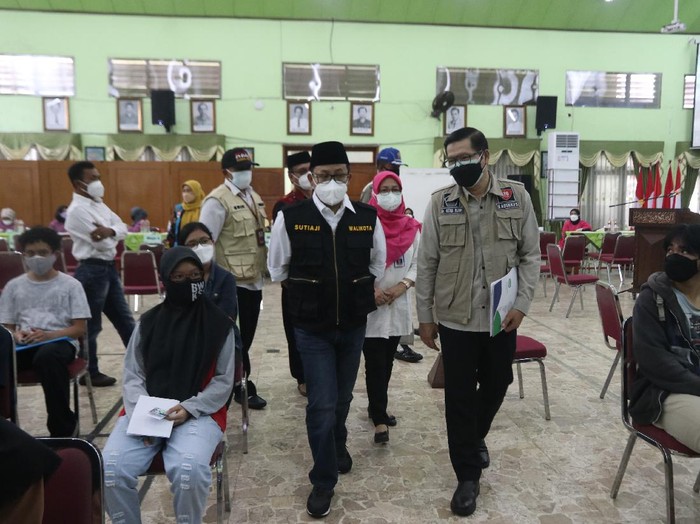 vaksinasi pelajar di kota malang