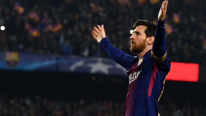 Lionel Messi resmi berpisah dengan FC Barcelona. Keputusan ini sekaligus mengakhiri karier profesional Messi di Barcelona sejak musim 2004-05.