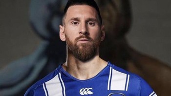 Netizen di Australia tidak mau ketinggalan. Mereka bikin foto Messi gabung di Australian Football League, main rugby Australia. Foto: (Twitter)