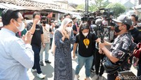 Ashanty pun berharap agar pemerintah lekas memberikan bantuan pada para korban yang tengah mengungsi di sebuah masjid. Pool/Noel/detikFoto.