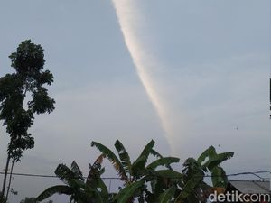 Respons LAPAN-BMKG soal Langit Tampak Terbelah di Pacitan