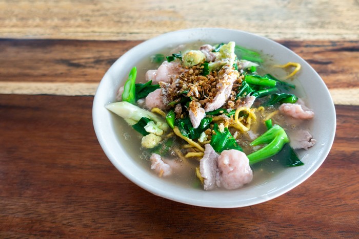 5 Tempat Makan Bakmi Babi yang Terkenal Enak di Jakarta - Halaman 2