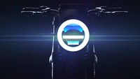 Ducati 860-E Concept terinspirasi dari design motor Ducati tahun 70’an yakni 860GT, dengan tampilan kotak, jok panjang dan memperlihatkan urat mesin menunjukkan ketangguhan mesin. Foto: Pool (Youtube/Italdesign/Motor1)