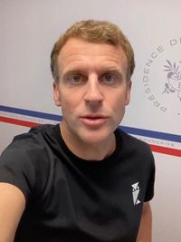 tee shirt macron logo
