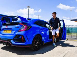 Pabrik Sudah Tutup, Honda Civic Type R Eksis Jadi Mobil Dinas Dua Tim F1