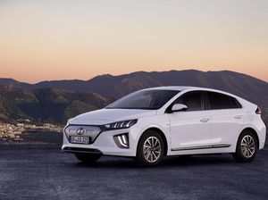 Horeee..! Indonesia Produksi Mobil Listrik Pertama Mei 2022