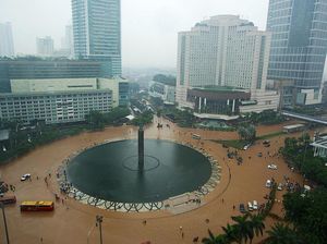 Derita Jakarta: Ancaman Tenggelam 2050 - Udara Terburuk di Dunia!