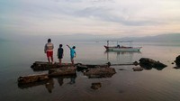 Lalu beralih ke wilayah Jawa Tengah bagian pantura yaitu Pekalongan, Demak, hingga Semarang yang juga disebut akan lebih cepat tenggelam, bahkan lebih cepat dari pada Jakarta yang santer disebut sebelumnya. Karena dalam setahun, laju penurunan tanahnya bisa mencapai 10 hingga 20 cm. Basri Marzuki/NurPhoto via Getty Images.