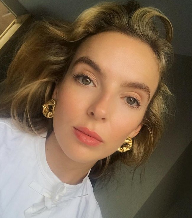 Aktris yang membintangi serial Killing Eve bahkan sempat menghindari media sosial karena takut dengan ancaman tersebut. Tampak bersembunyi karena ketakutan, Jodie hampir tak mengunggah apapun di media sosialnya selama enam minggu. Foto: dok. Instagram
