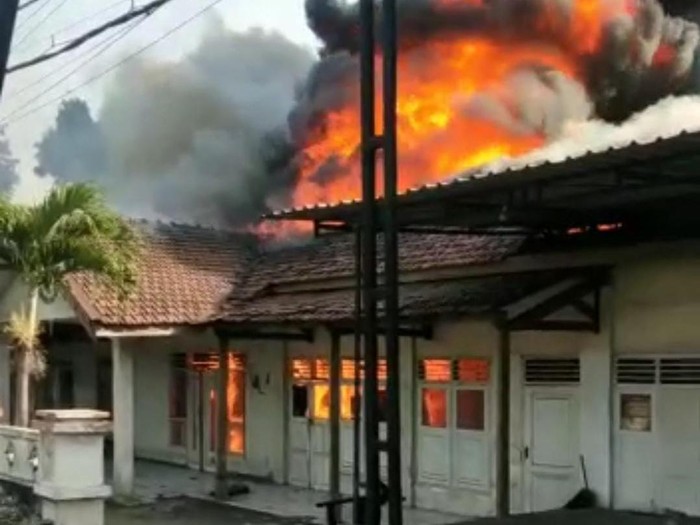 kebakaran di mojokerto