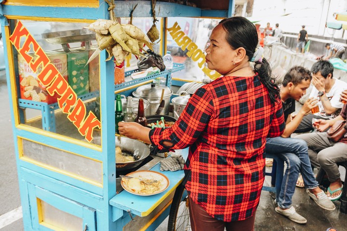 Bikin Penasaran! Penjual Ini Jual Ketoprak Rahasia Harganya Rp 15.000