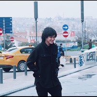 Sedangkan untuk di area jenggot, Kevin mengaku bahwa awalnya hal itu di luar perencanaannya. Dia melakukannya hanya karena ingin mencoba penampilan baru. Foto: Instagram/@kevinaprilio