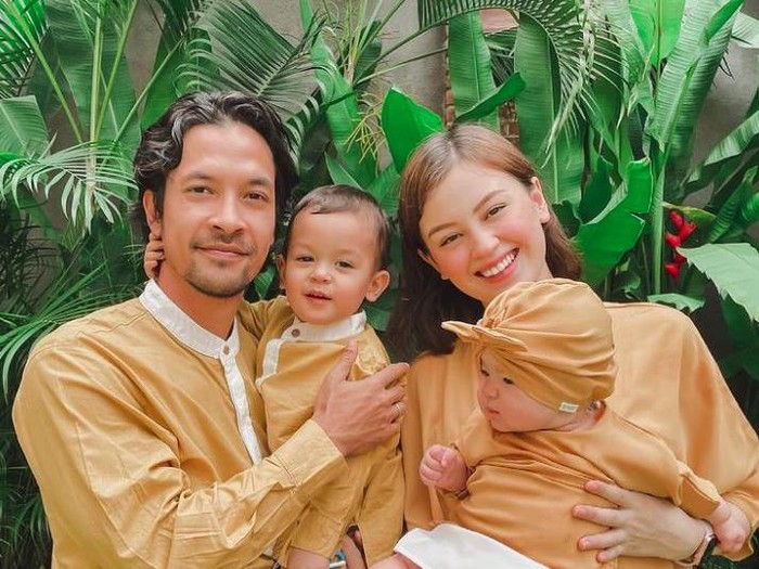 Kimberly Ryder dan anak-anaknya
