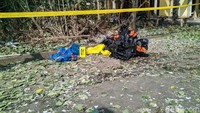 Garis polisi telah dipasang di sekitar lokasi.